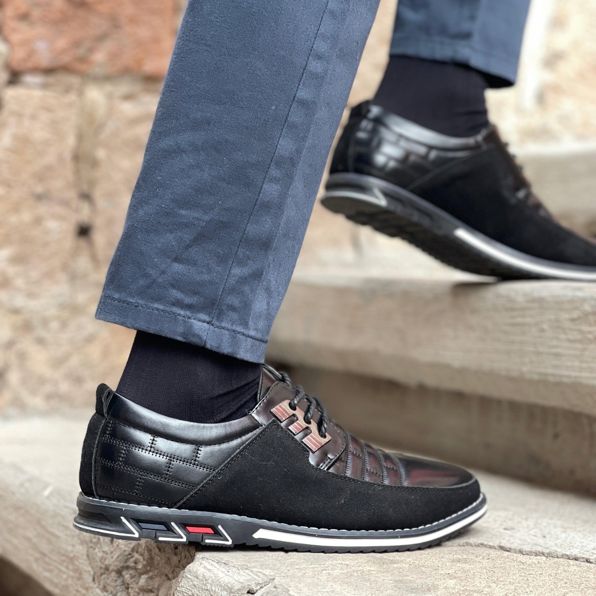 Sznurowane buty typu derby męskie – pikowana cholewka i gruba gumowa podeszwa 3