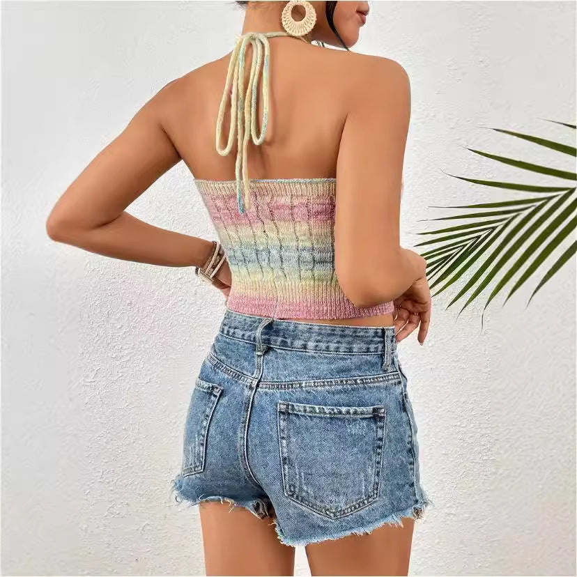Top crop halter – stylowy krój i letni charakter