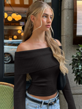 Top damski – off-shoulder – modny krój i komfort