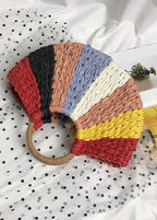 Torba plażowa damska – wachlarzowy kształt i letni styl