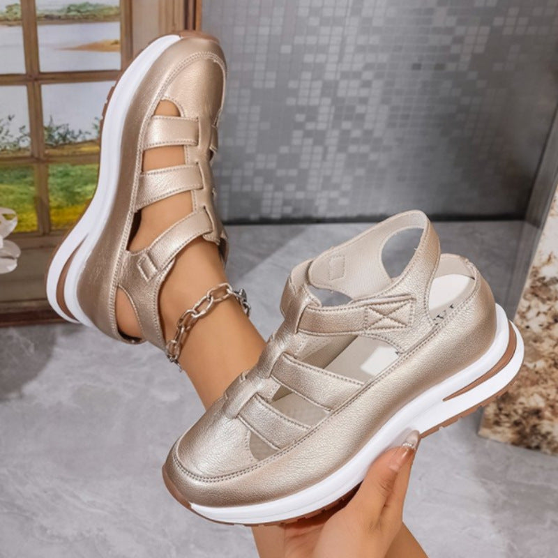 Wedge sandalen z zamkniętym palcem – styl i wygoda na co dzień