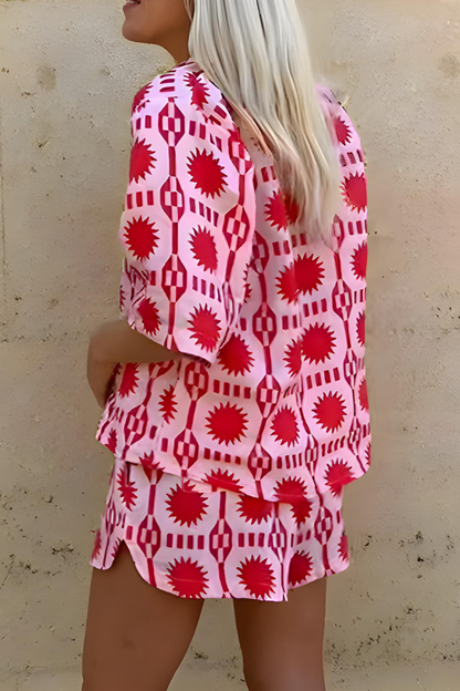 Zestaw Kobiety Oversize'owa Koszula i Szorty w Geometryczny Wzór, Lekka Tkanina, Idealny na Lato