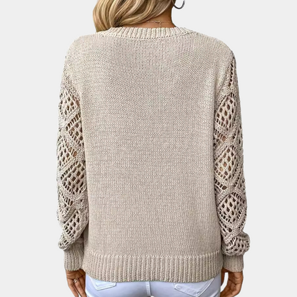 Damski sweter dzianinowy z dekoltem w serek i koronkowymi rękawami – elegancja i komfort
