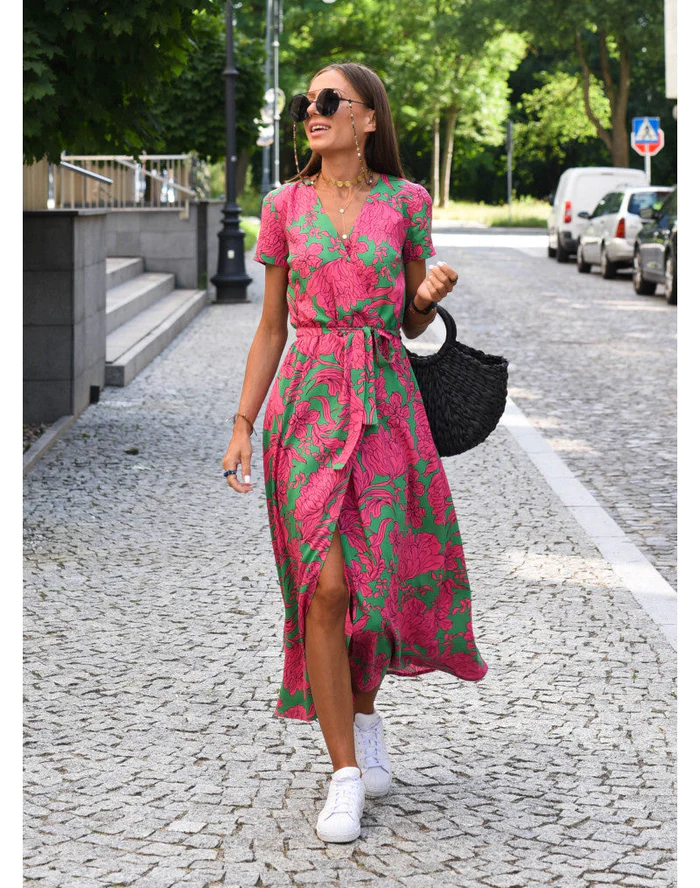 elegancka-sukienka-z-miekkiego-materialu-komfort-i-styl-na-kazda-okazje